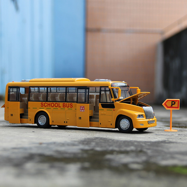 Colorful Person Comes Real 132 Alloy School Bus Model Toys