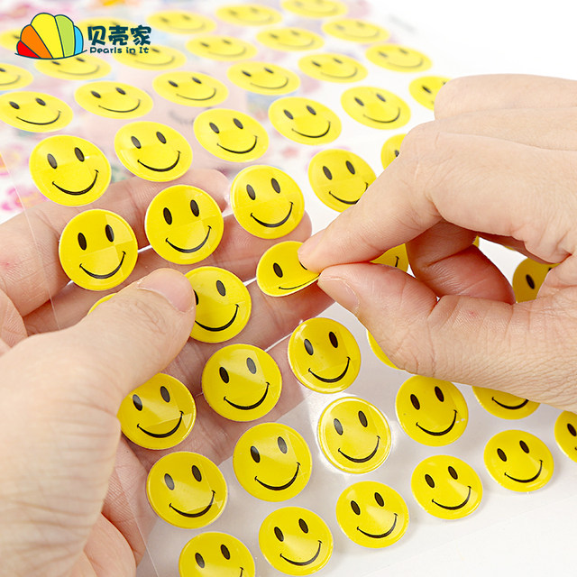 Encouragement sticker kindergarten smiley red flag three-dimensional