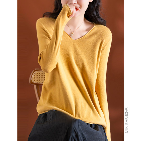 Loose soft and waxy rolled edge V-neck sweater from Xiaoer