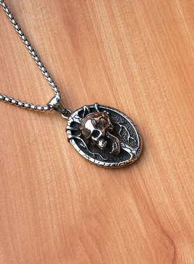 朋克风骷髅圆十字架珍珠钛钢链条复古项链欧美个性吊坠潮男女时尚