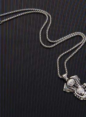 个性机车心脏钛钢项链男复古百搭毛衣链欧美风嘻哈潮流百搭配