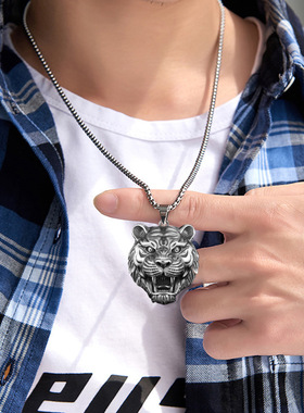 2025嘻哈男潮老虎吊坠国潮生肖虎头项链复古挂坠虎年本命年配