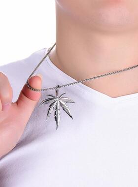 钛钢枫叶男士项链 摇滚时尚铸造不锈钢叶子吊坠男士挂件配饰批发