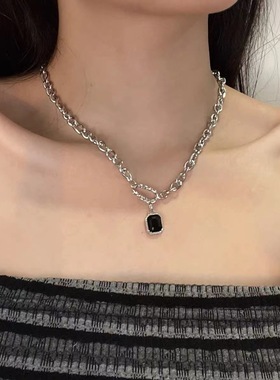 cherryy冷淡风黑色宝石项链
