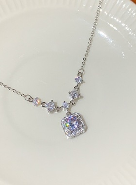 怦然心动/轻奢风闪钻方块吊坠项链女款2025新款高级感气质锁骨链