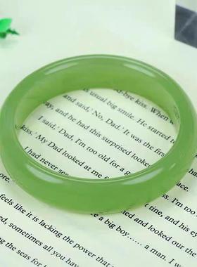 高冰绿色玛瑙玉髓手镯帝王绿手镯天然阳绿油青色冰种女玉镯子礼物