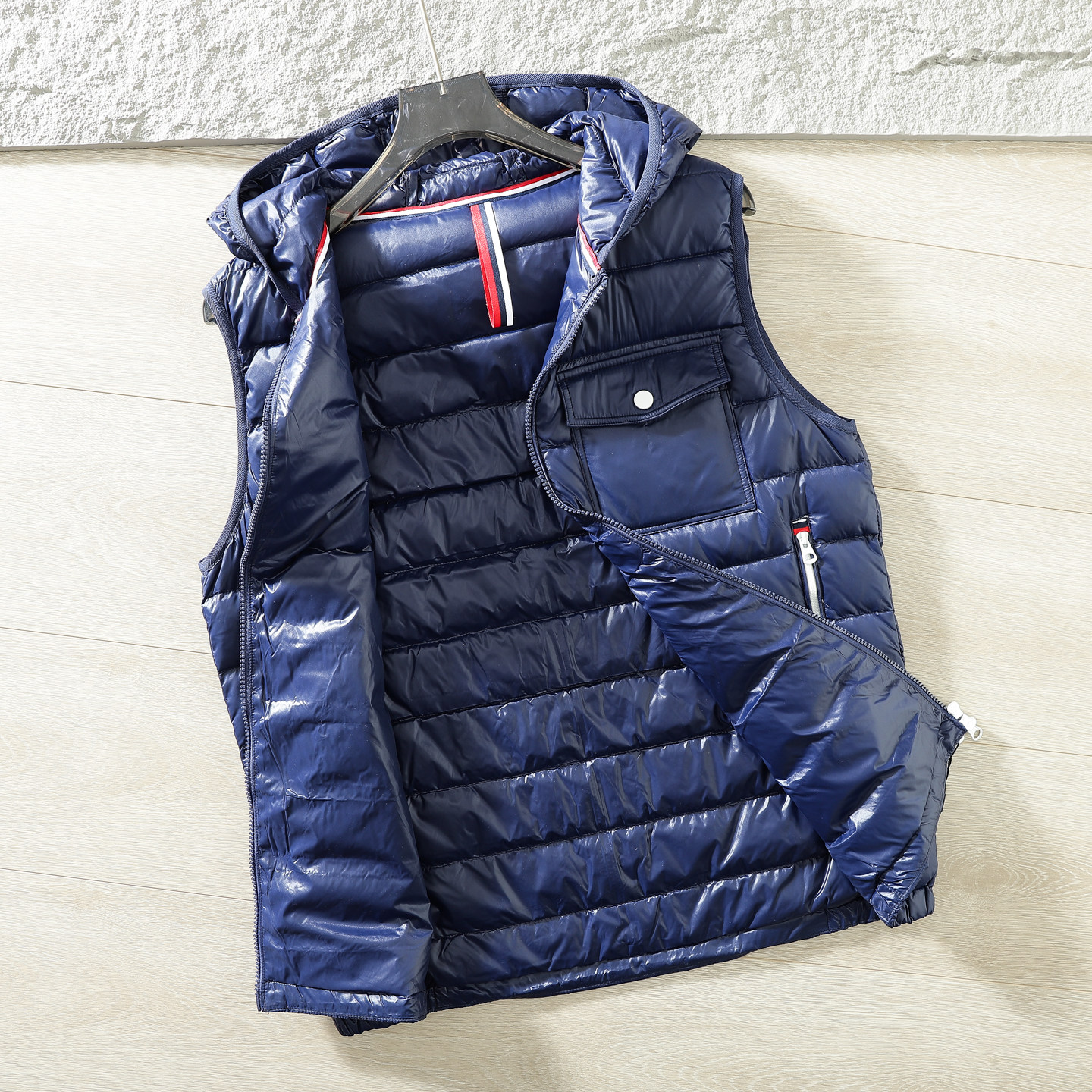 柜4k+！90白鸭绒+亮面防泼水！秋冬男士纯色户外连帽保暖羽绒马甲,淘宝优惠券,粉丝福利购,淘宝优惠卷