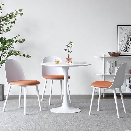 北欧简约休闲洽谈桌椅组合办公室休息接待咨询店铺小圆桌一桌四椅 - 图1