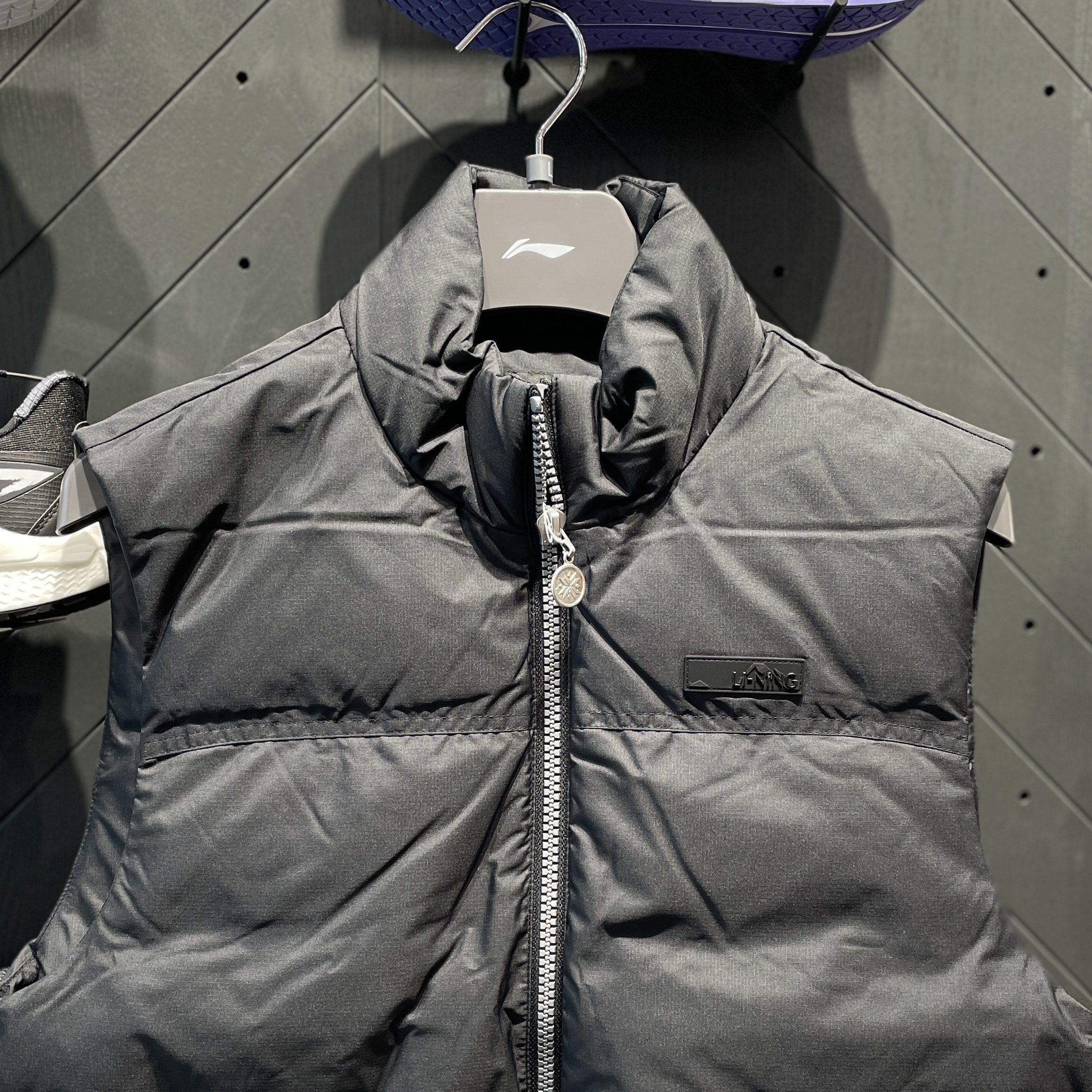 李宁男子羽绒马甲新品运动生活系列鸭绒保暖立领羽绒马甲AMRT013,淘宝优惠券,粉丝福利购,淘宝优惠卷