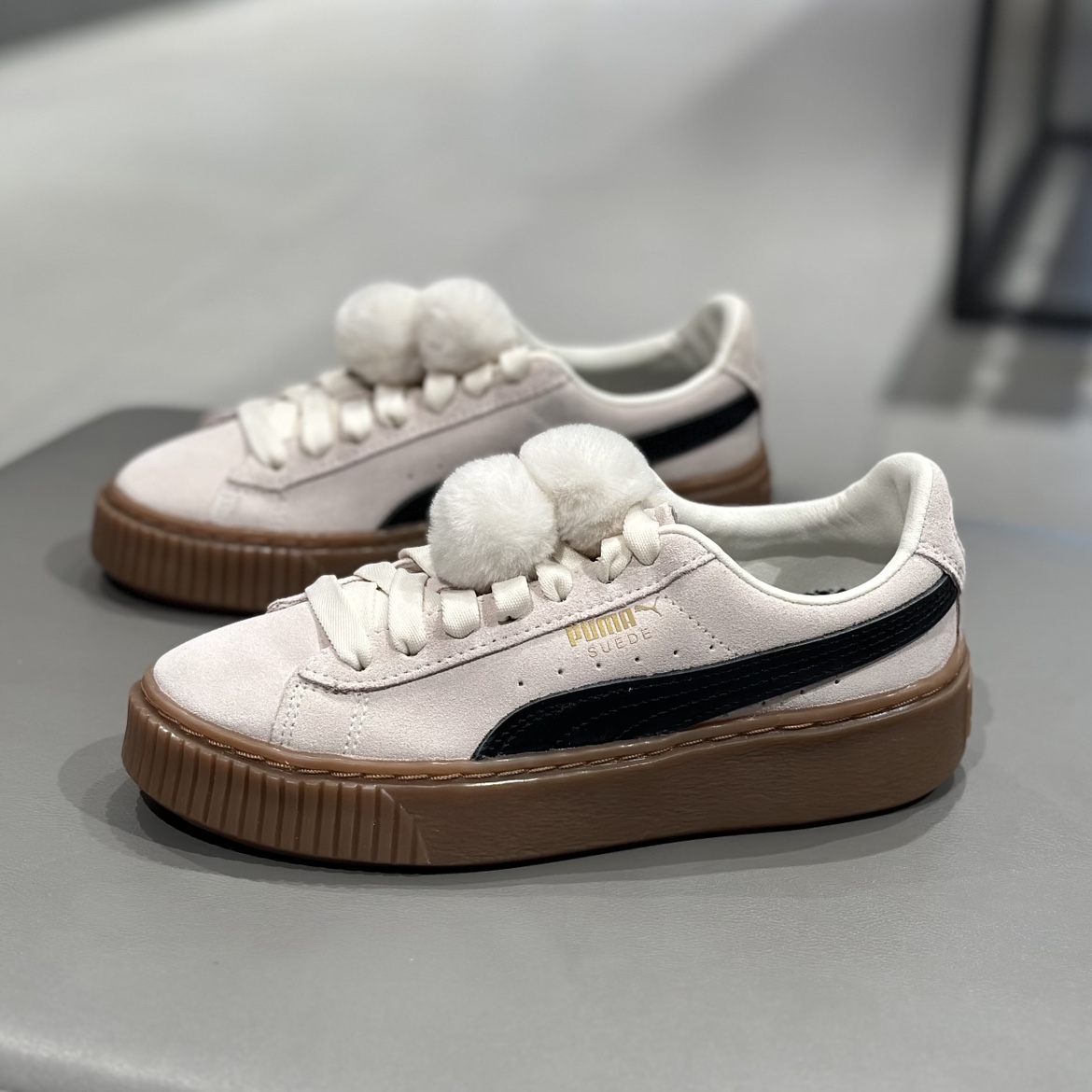 PUMA彪马  女子经典复古厚底休闲板鞋SUEDE PLATFORM 391902 - 图0