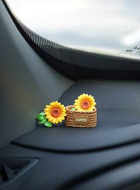 新款立体树脂工艺卡通可爱兔子创意桌面车载小摆件diy家居装饰品