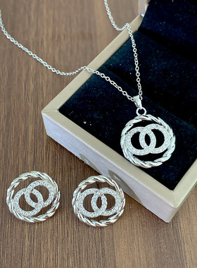 不掉色小香风双c双环毛衣链女高级感大气高档2026新款爆款锁骨链