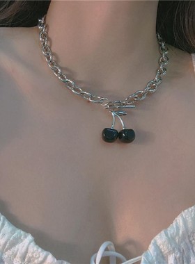 黑色小樱桃项链choker暗黑风