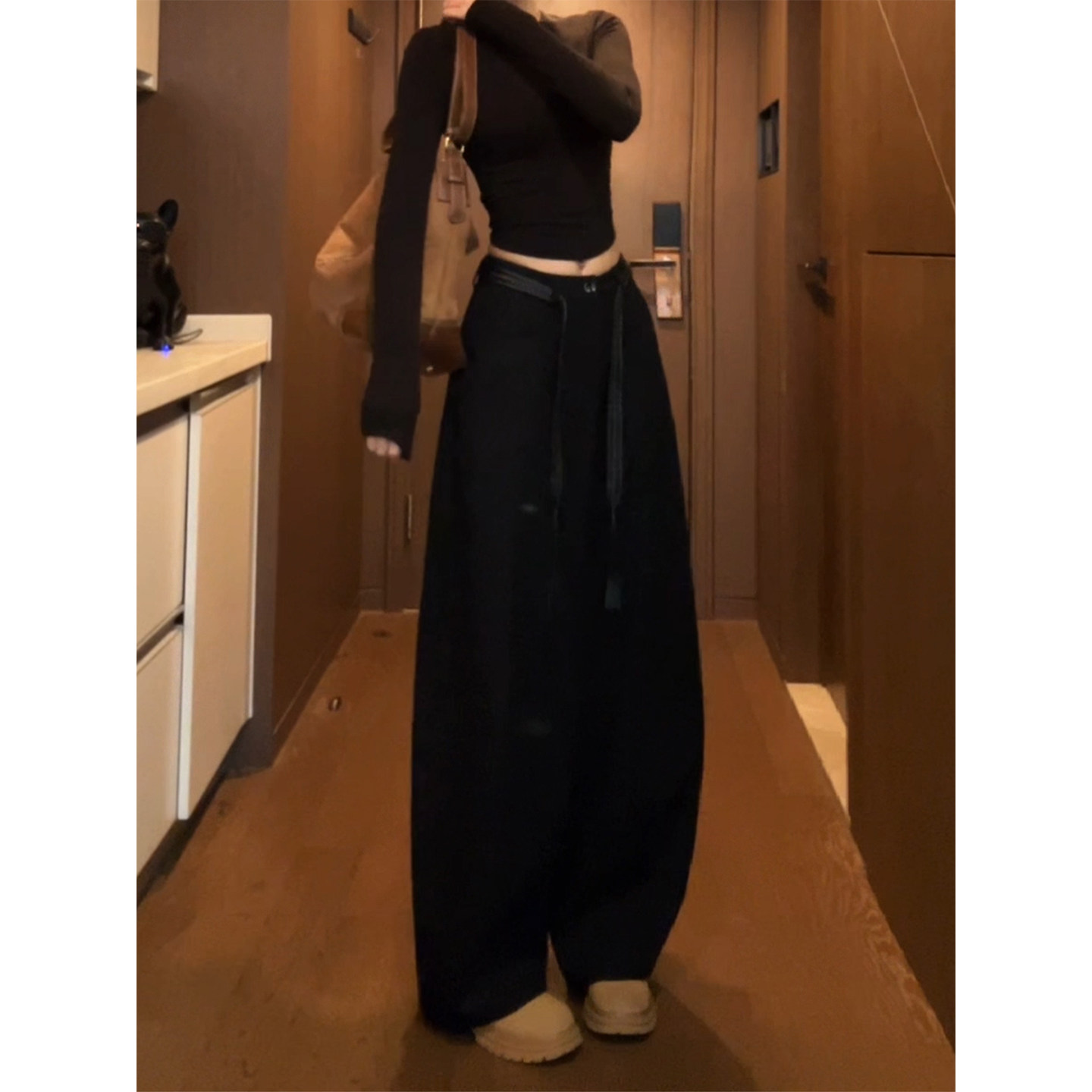 黑色美式复古毛呢弯刀休闲裤女2025秋冬新韩版高腰宽松休闲阔腿裤,淘宝优惠券,粉丝福利购,淘宝优惠卷