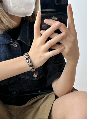 肥阿玛士多日系大星星朋克复古合金拼皮手链男女同款情侣手环