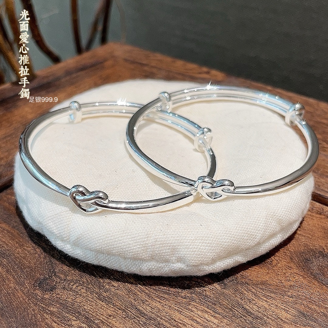 胜银·光面爱心不规则设计推拉口手镯实心足银999.9小众纯银手镯,淘宝优惠券,粉丝福利购,淘宝优惠卷