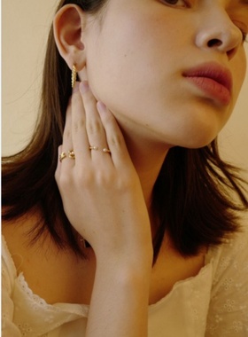 僵硬猫女黄铜法式珍珠开口