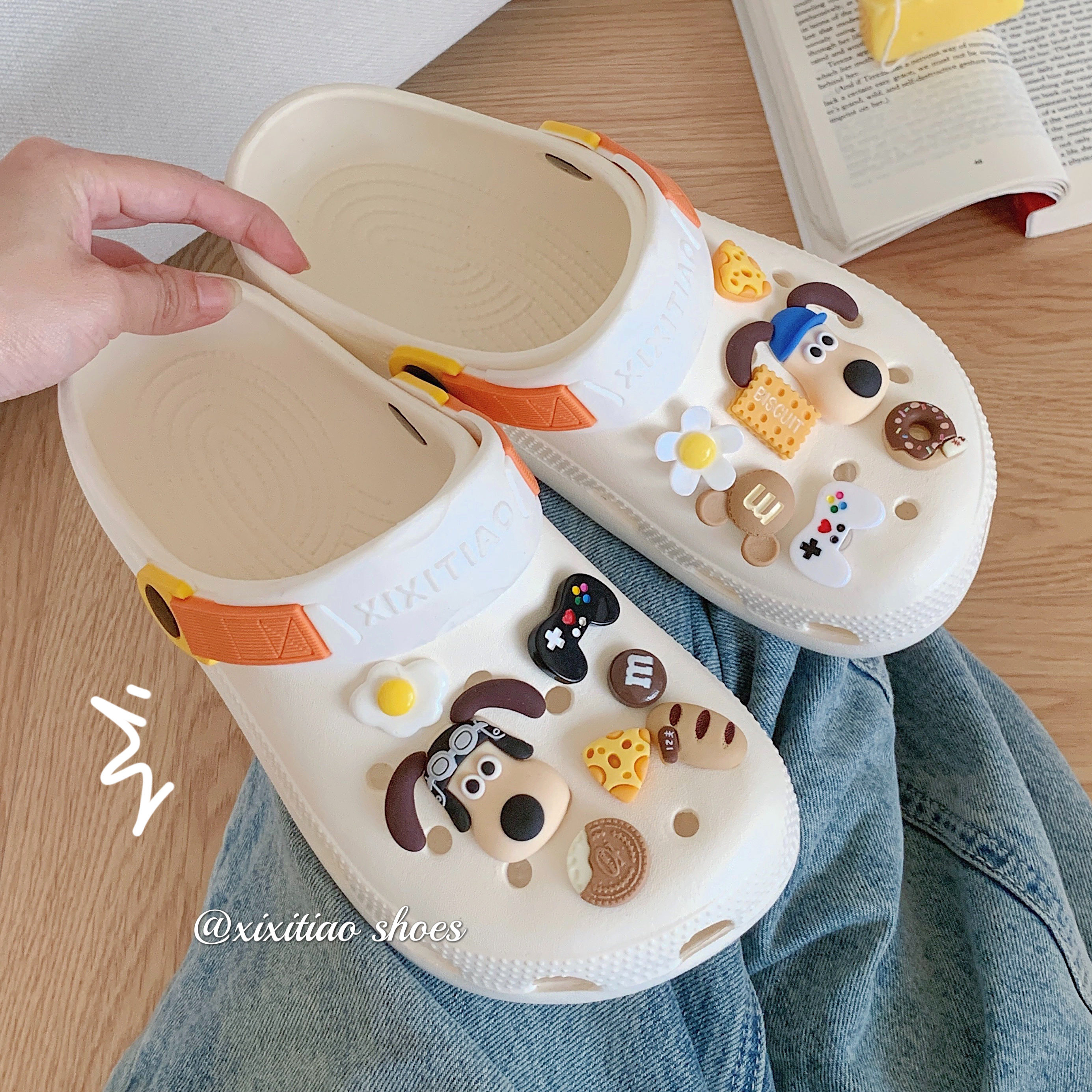 细细条 日系ins可爱狗狗情侣洞洞鞋夏季时尚两穿软底沙滩凉拖男女,淘宝优惠券,粉丝福利购,淘宝优惠卷