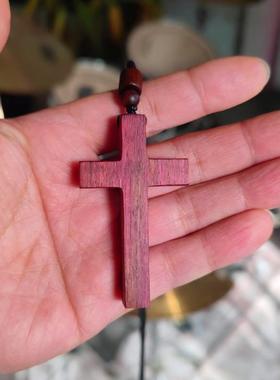 中国风雕刻紫罗兰木十字架挂件