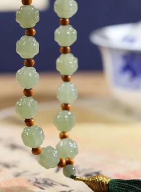 天然和田玉青海料湖水绿绣球手持