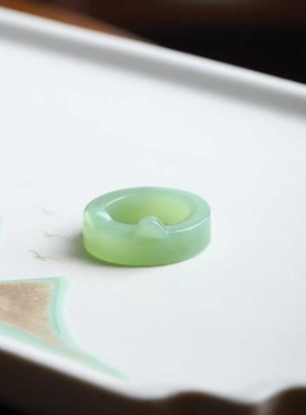 玉器工艺品天然新疆和田玉俄料碧玉老料粉青猫咪戒指玉石女款戒指