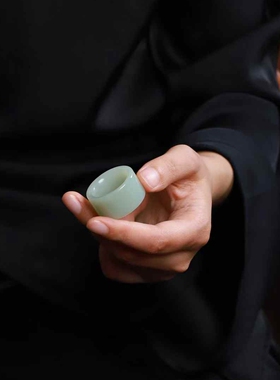 玉器工艺品天然新疆和田玉俄料老料青白玉扳指男款玉石扳指戒指