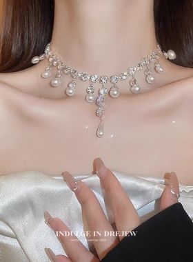 今年流行的珍珠项链超闪