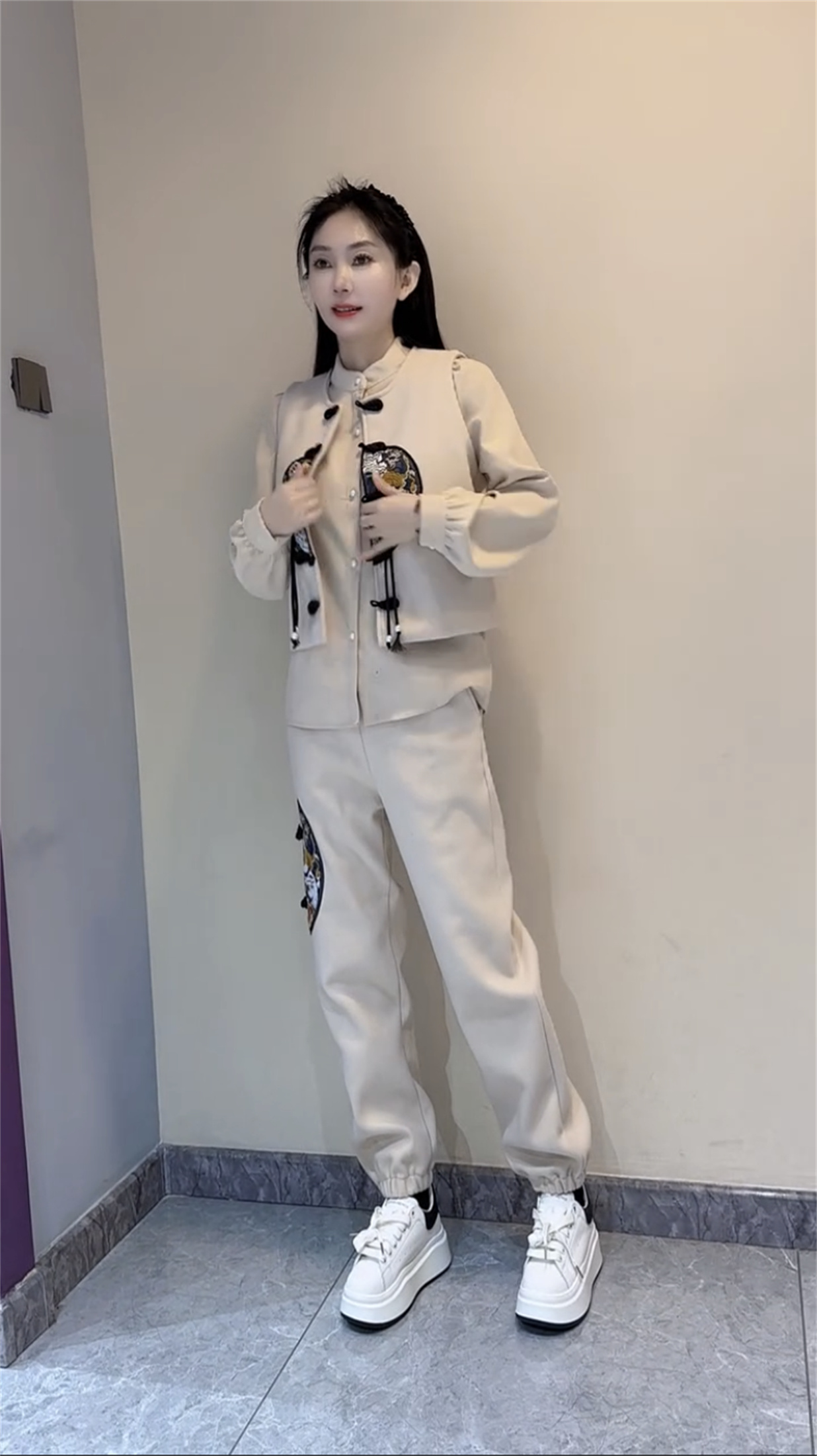 欧洲站春季新款休闲运动套装女宽松中国风马甲卫衣衬衫三件套洋气