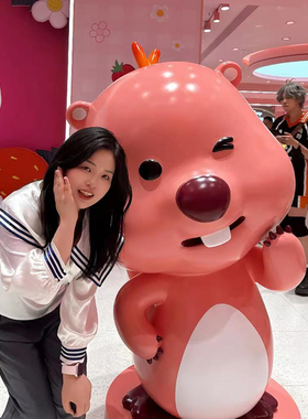 卡通loopy露比公仔粉色小海狸雕塑摆件商场网红店引流装饰品打卡