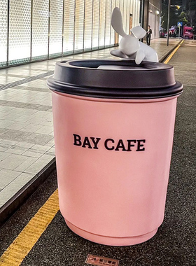 BAY CAFE咖啡兔打卡装置咖啡杯雕塑模型奶茶店门口大型玻璃钢摆件