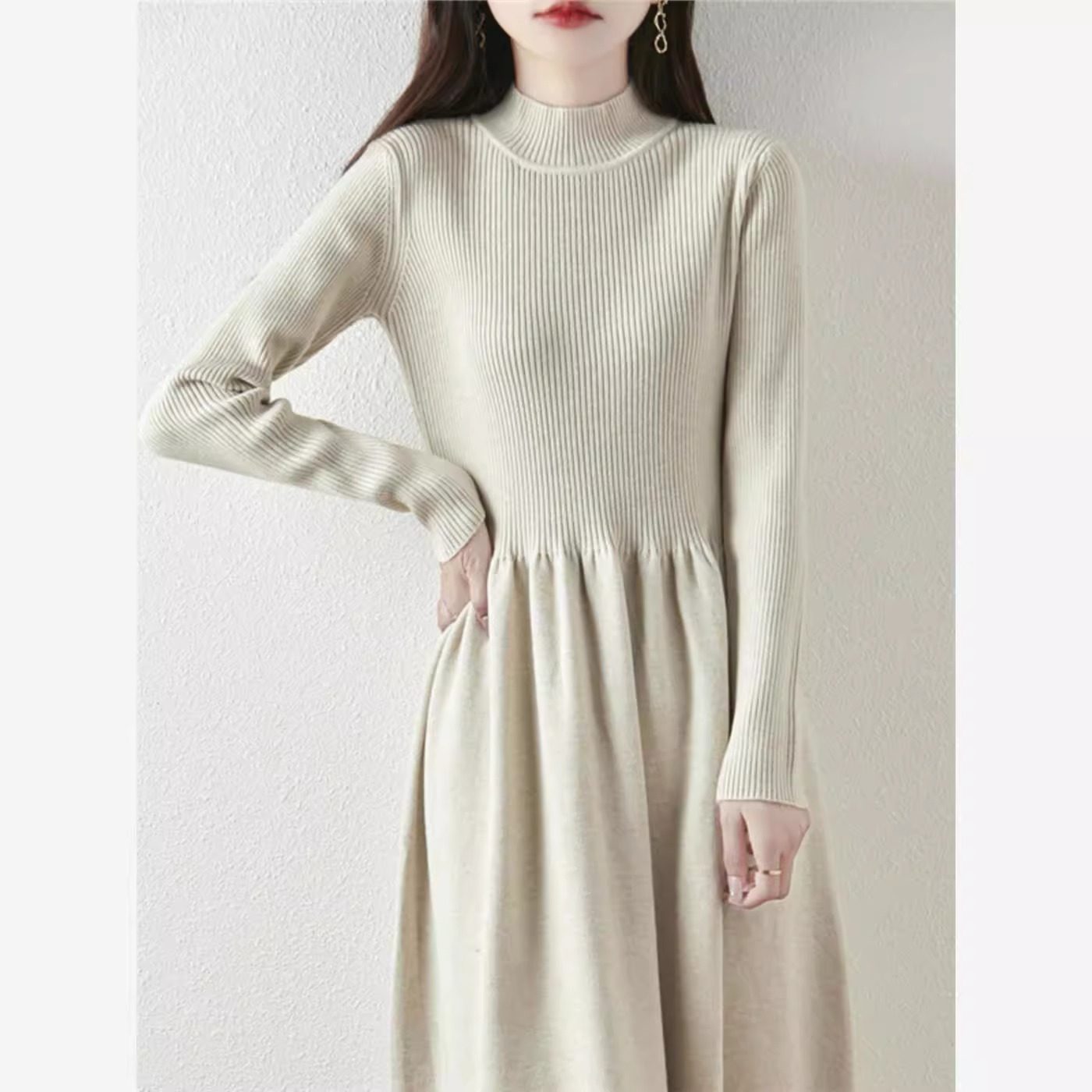 法式设计感配大衣针织连衣裙女2025冬季新款赫本风半高领毛衣长裙,淘宝优惠券,粉丝福利购,淘宝优惠卷