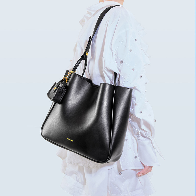 欧时纳女大容量2023新款单肩水桶包 欧时纳箱包女士包袋