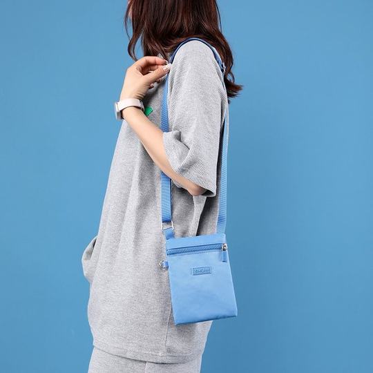 夏天新款手机包女潮斜挎放手机袋挂脖零钱包单肩休闲迷你小包包女