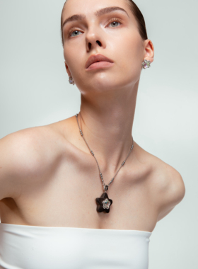 TWENTYONEAUGUST原创设计黑色星星项链锁骨链多巴胺配饰项链