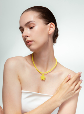 TWENTYONEAUGUST原创设计小花花项链彩色百搭时尚锁骨链女多巴胺