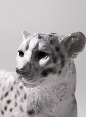 简约现代树脂金钱花豹子客厅茶几餐边柜桌面摆件家居创意装饰品