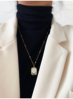 复古质感金银撞色玫瑰方牌毛衣链