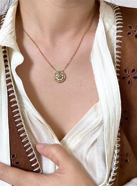 重工镶嵌贝壳六芒星罗盘锁骨项链