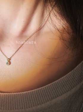 显白纯粹的项链宛如一洼淡蓝海洋