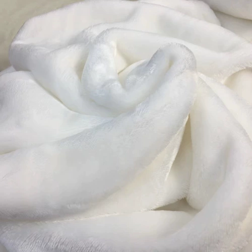 Белое коралловое одеяло, диван