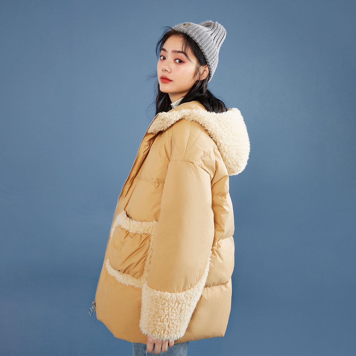 太平鸟2020年秋冬新款拼接羽绒服 太平鸟喜之乐羽绒服