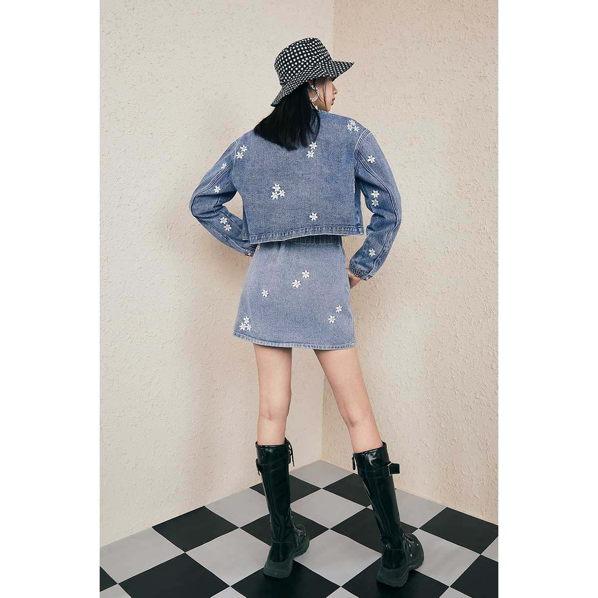 太平鸟小雏菊绣花牛仔2020半身裙 太平鸟普埃拉半身裙