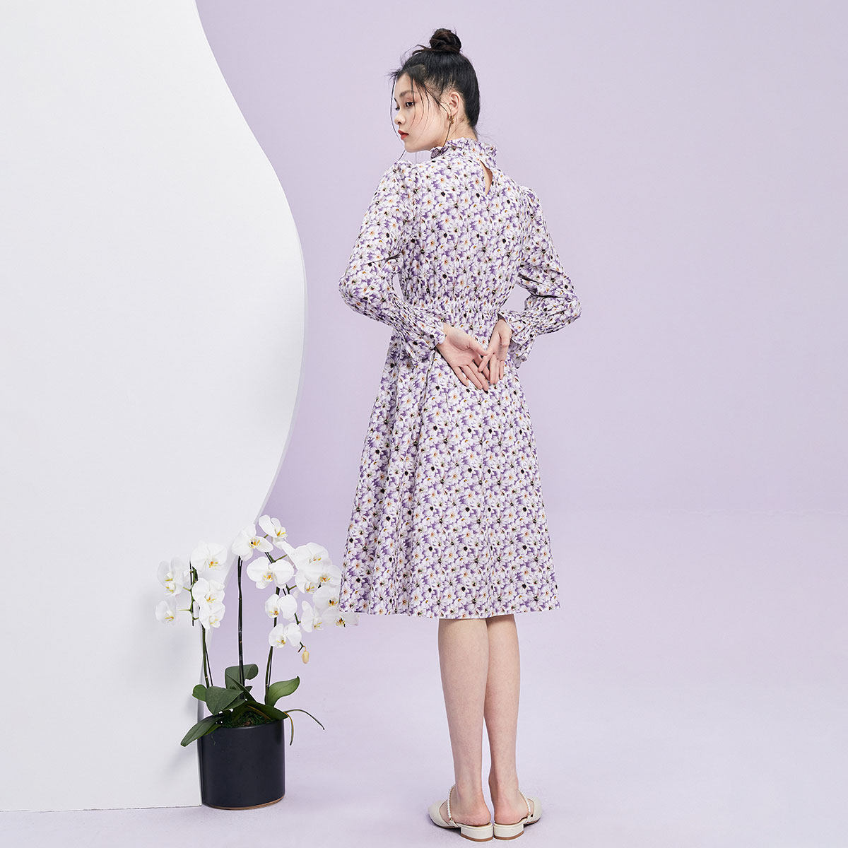 太平鸟紫色小雏菊木耳边立领连衣裙 太平鸟普埃拉连衣裙