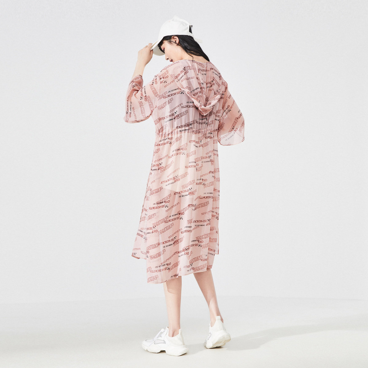 太平鸟纹样2020夏季新款连帽连衣裙 太平鸟喜之乐连衣裙