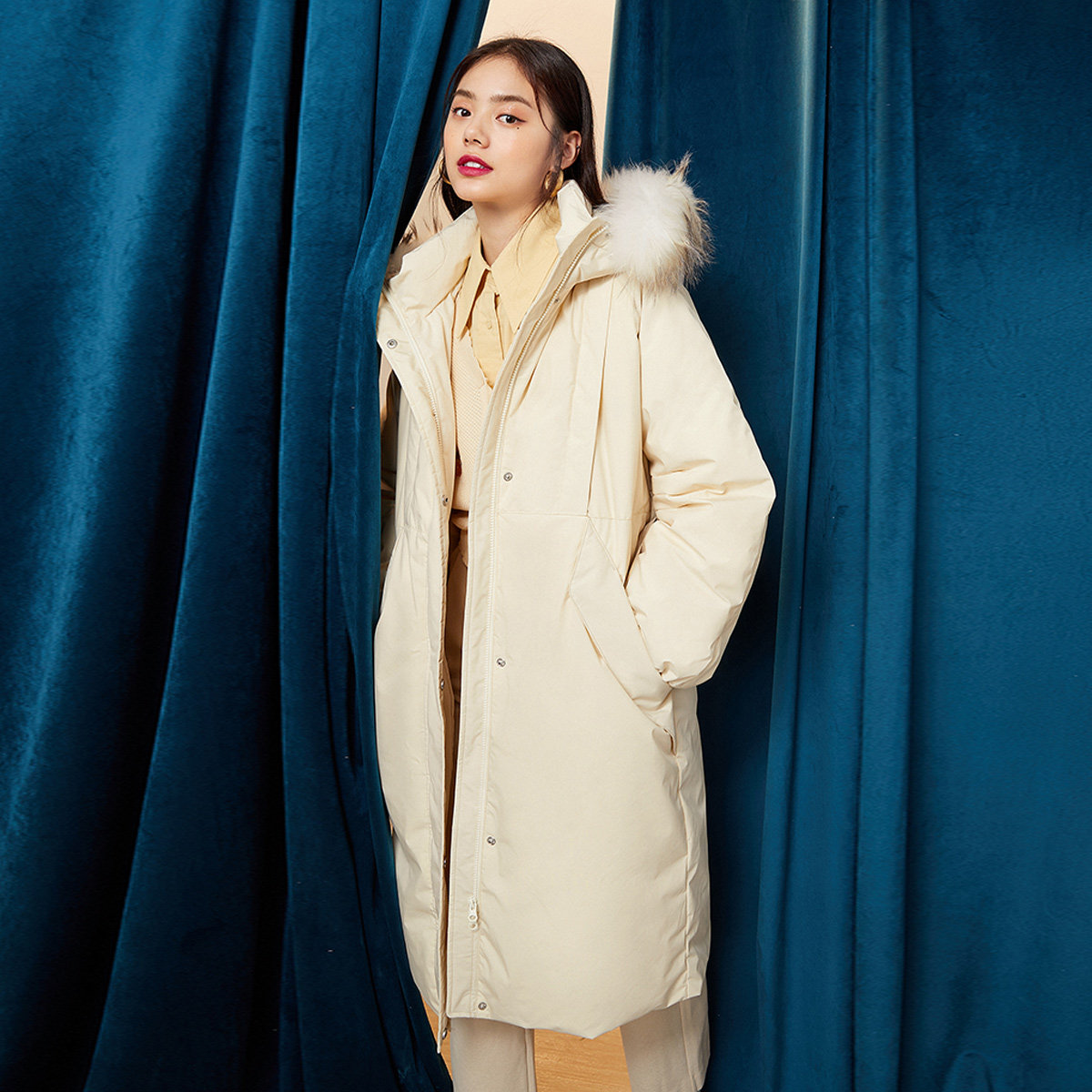 太平鸟长款女2020新款大毛领白鸭绒 太平鸟广仁羽绒服