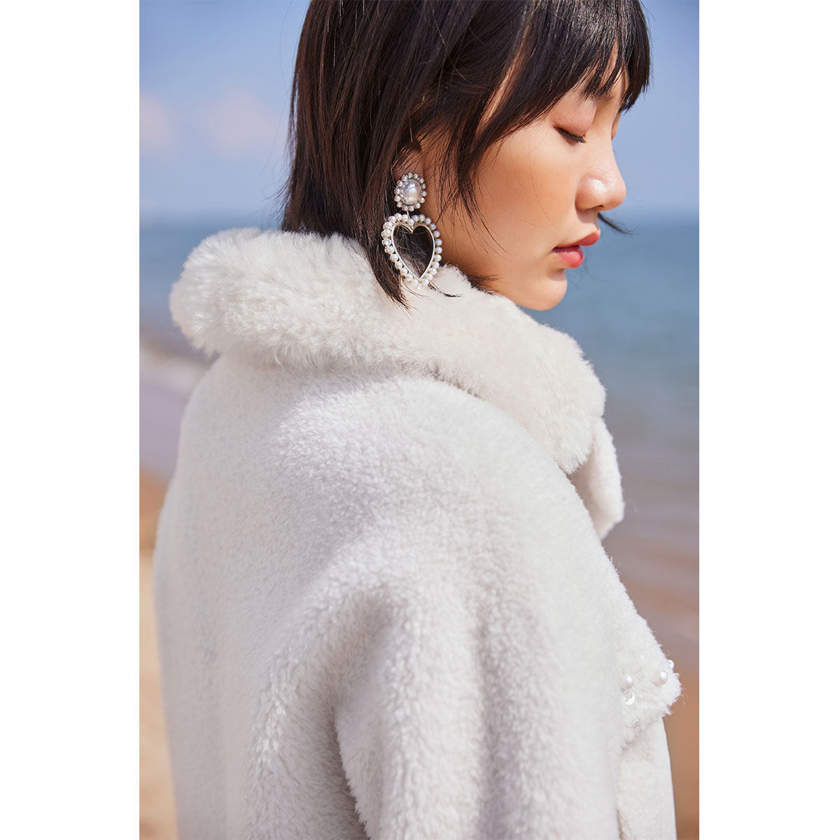  太平鸟广仁皮草