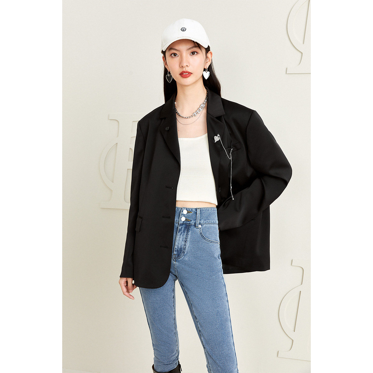 太平鸟白色缎面外套2021夏装小西服 太平鸟喜之乐西装