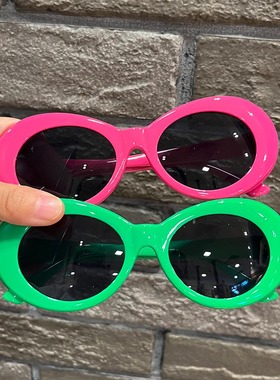 个性街拍墨镜蹦迪凹造型潮