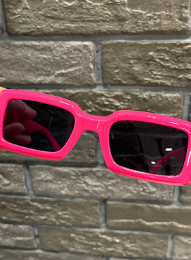 甜辣复古y2k红色窄框方形墨镜