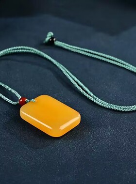 天然黄龙色玛瑙玉平安牌和田色黄玉平安无事牌吊坠毛衣链挂坠男女